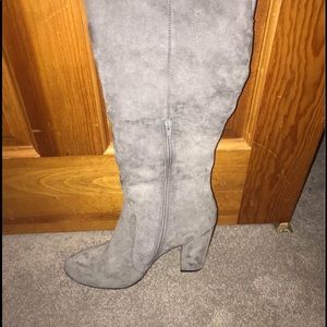 Knee length Gray 4" heeled winter boots